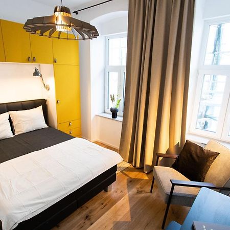 Stilvolle Wohnung mit ruhig gelegenem Balkon Wien Exterior foto