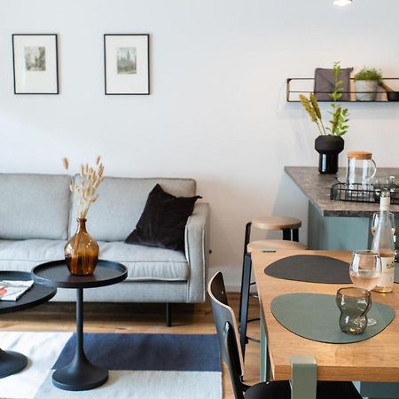 Stilvolle Wohnung mit ruhig gelegenem Balkon Wien Exterior foto