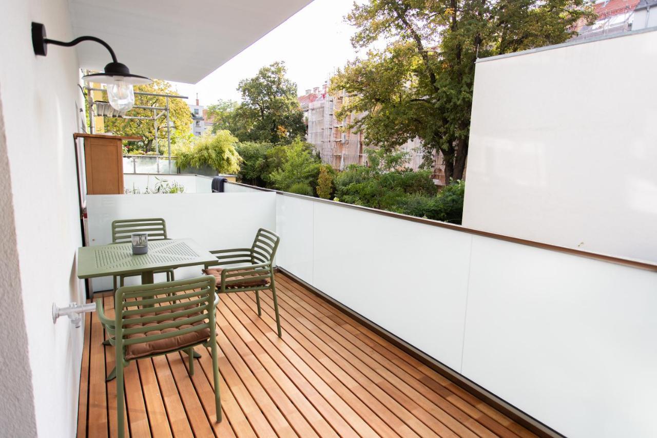 Stilvolle Wohnung mit ruhig gelegenem Balkon Wien Exterior foto