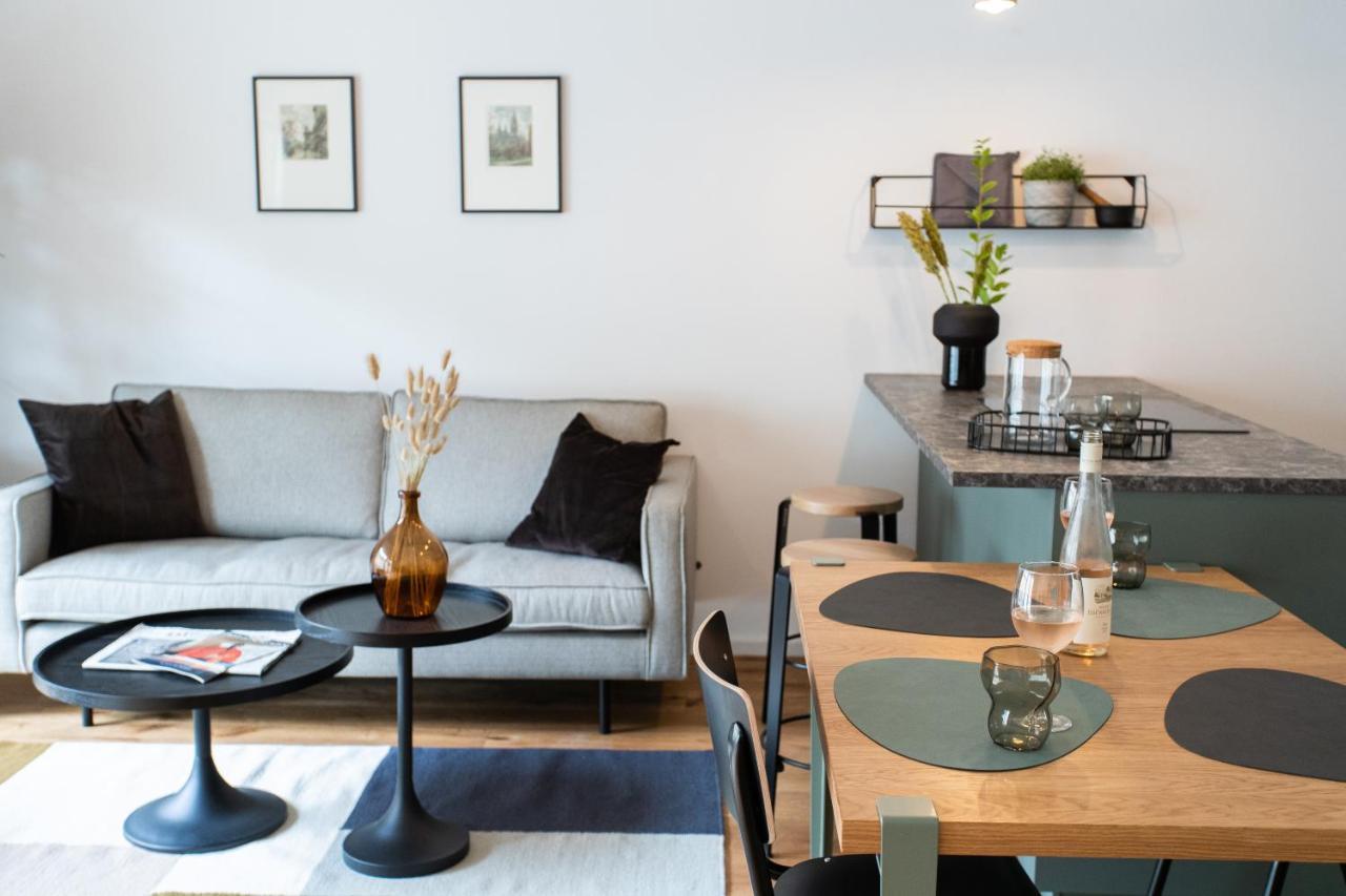 Stilvolle Wohnung mit ruhig gelegenem Balkon Wien Exterior foto