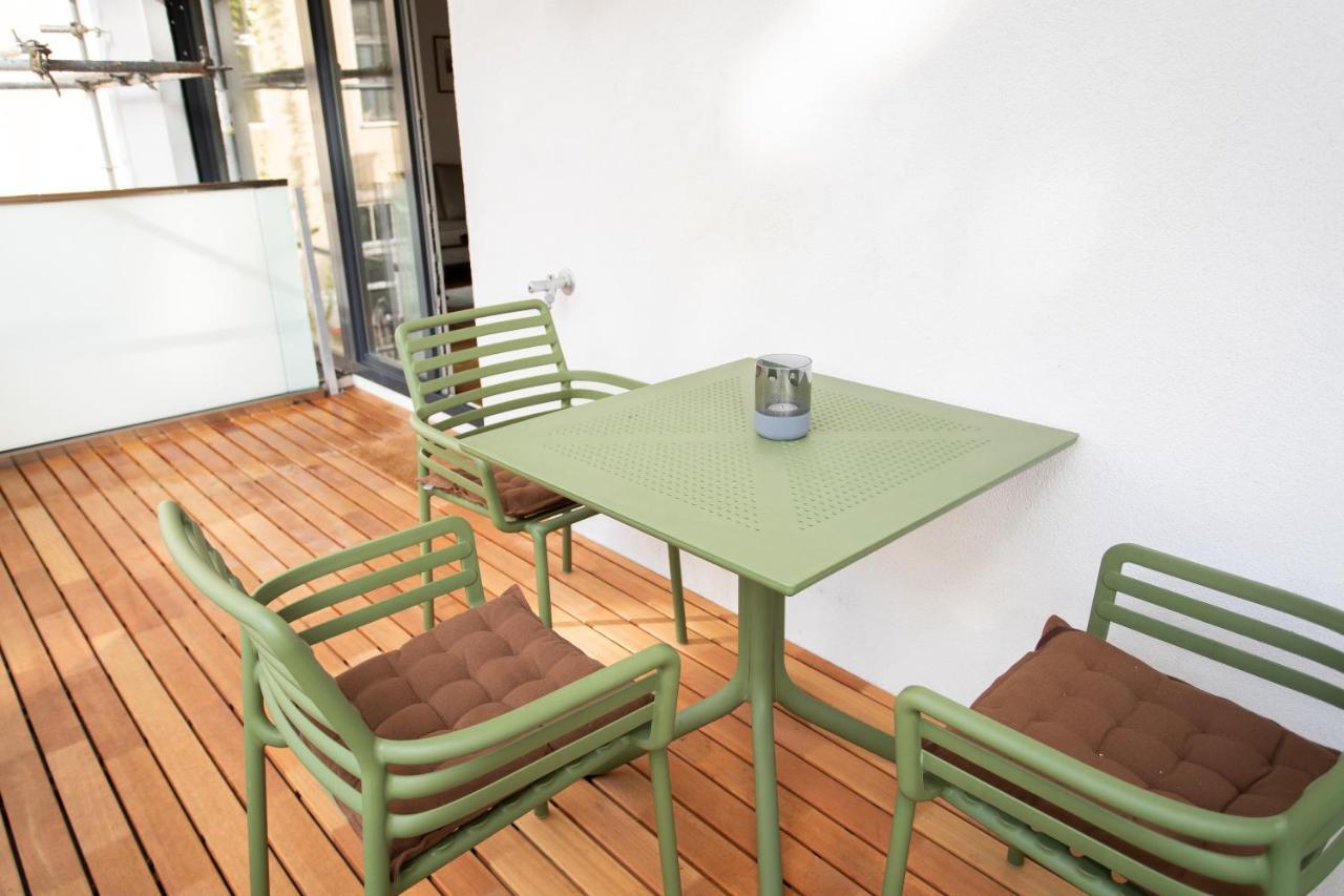 Stilvolle Wohnung mit ruhig gelegenem Balkon Wien Exterior foto